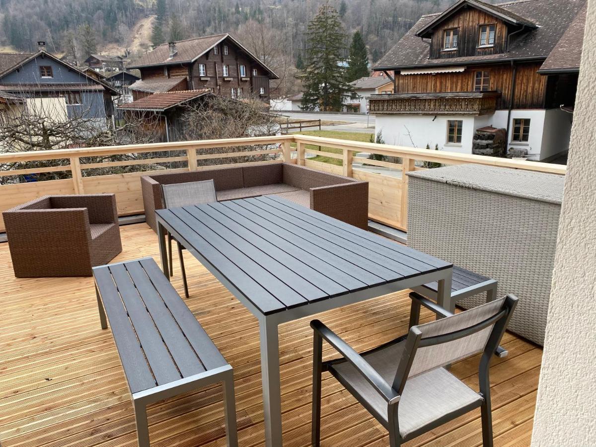 Spring Inn Apartments Meiringen Bagian luar foto