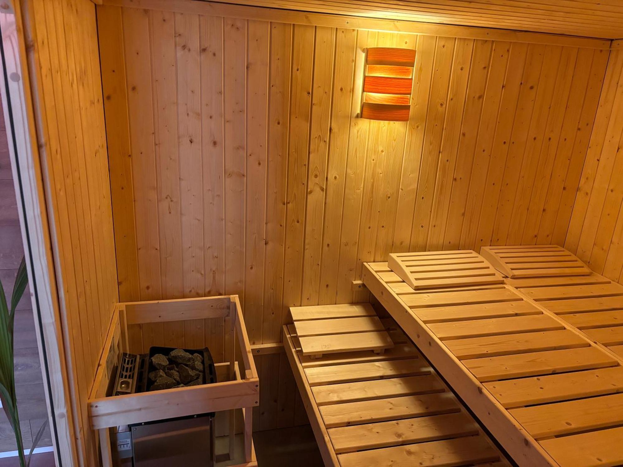 Spring Inn Apartments Meiringen Bagian luar foto